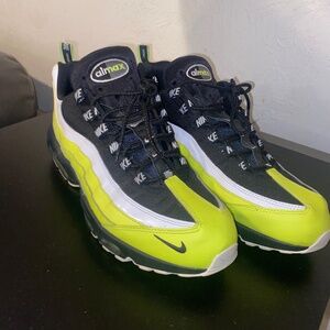 Air max 95 volts